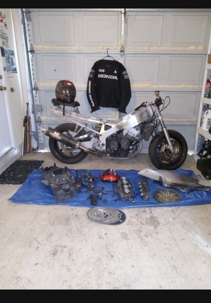 98 Honda CBR900RR 900RR CBR 900 RR Parts Bike / Mechanics Special Read Description