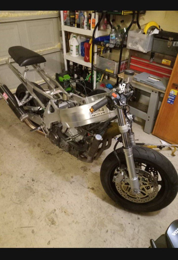 98 Honda CBR900RR 900RR CBR 900 RR Parts Bike / Mechanics Special Read Description