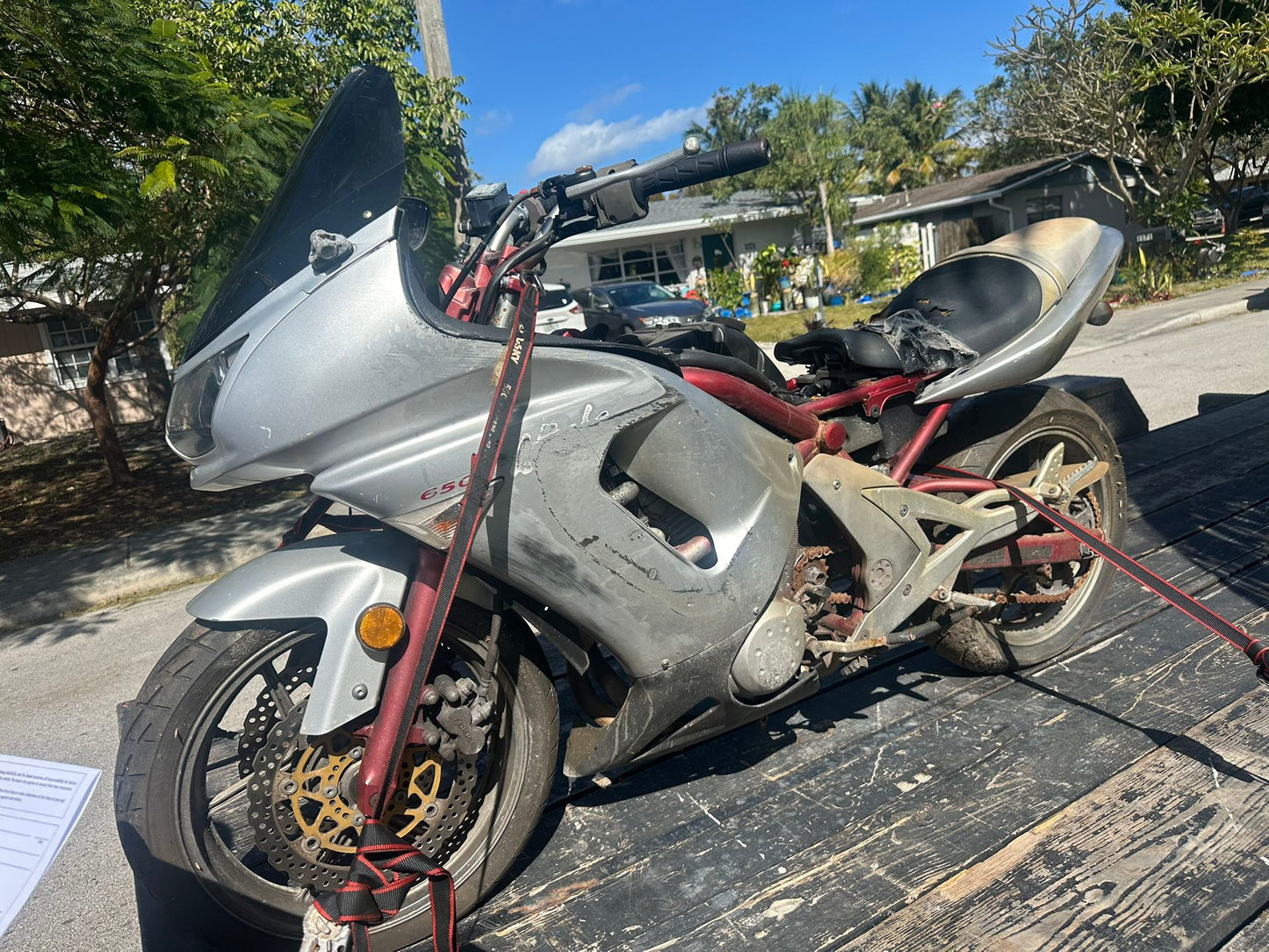 2006 Kawasaki EX650 Ninja 650R For Parts Or Will Sell Complete With A Bill Of Sale 2,000 miles