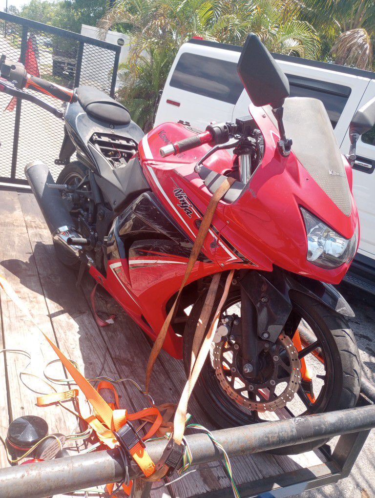 SOLD SOLD 2012 Kawasaki Ninja 250 EX250 Parts Bike / For Export Certificate Of Destruction Title Finance Available