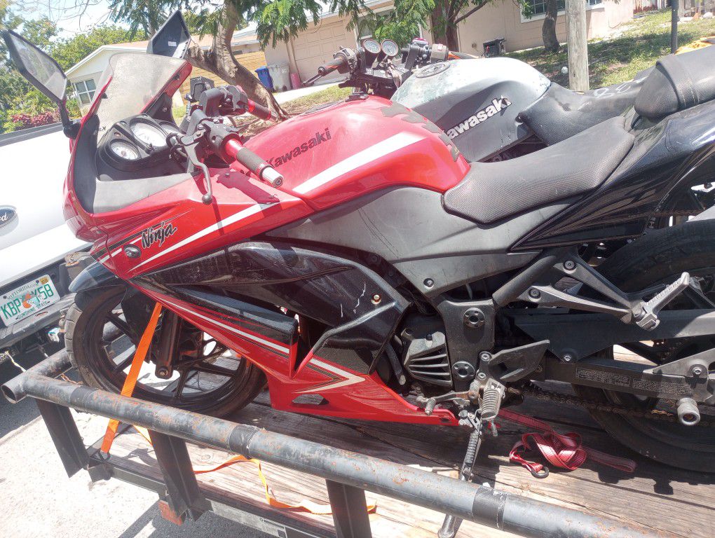 SOLD SOLD 2012 Kawasaki Ninja 250 EX250 Parts Bike / For Export Certificate Of Destruction Title Finance Available