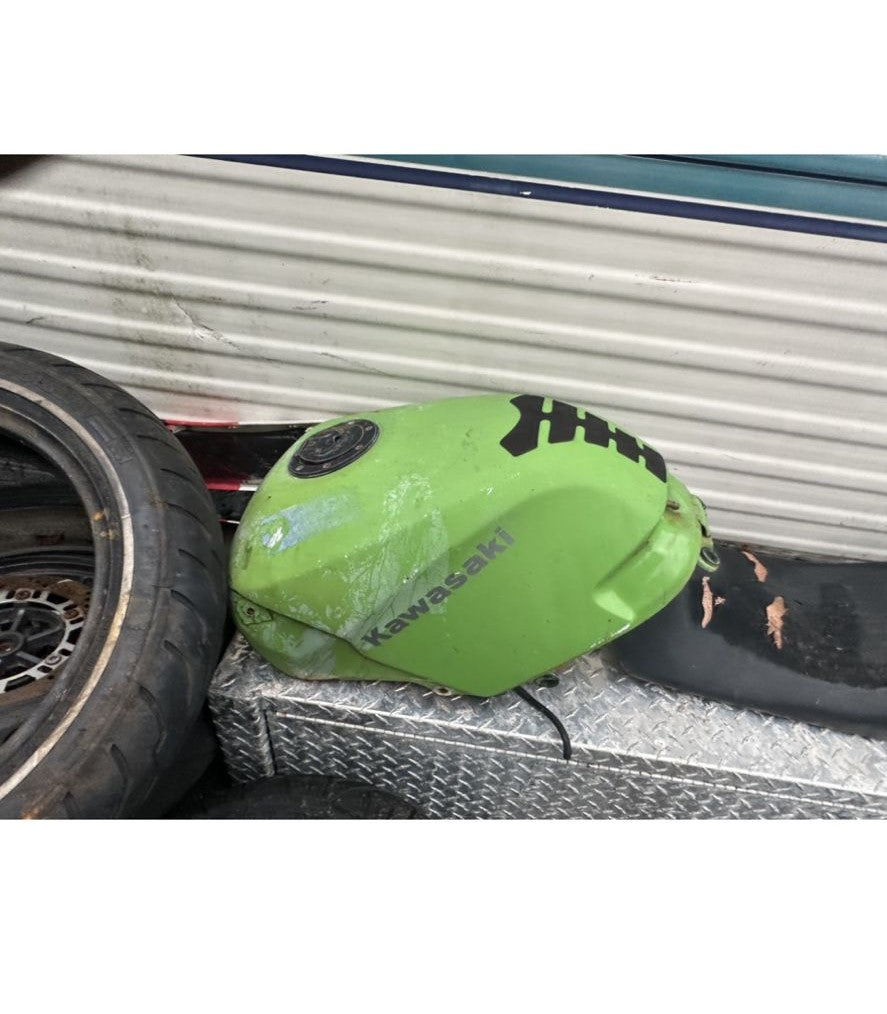 88-07 Kawasaki EX250 EX 250 Ninja Gas Fuel Petrol Tank with Petcock