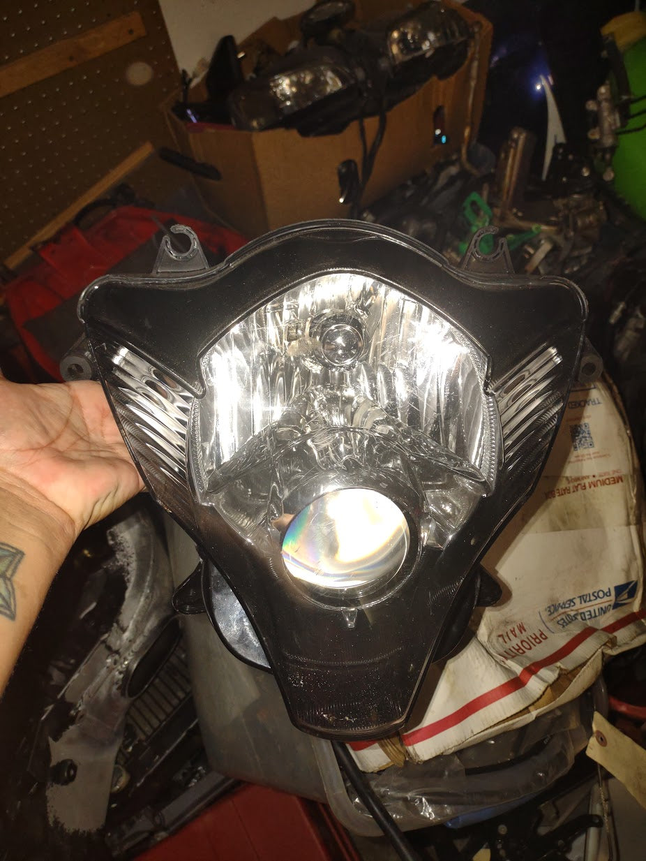 06 07 Suzuki GSXR 600 750 Headlight Head Light Lamp Headlamp GSXR600 GSXR 750