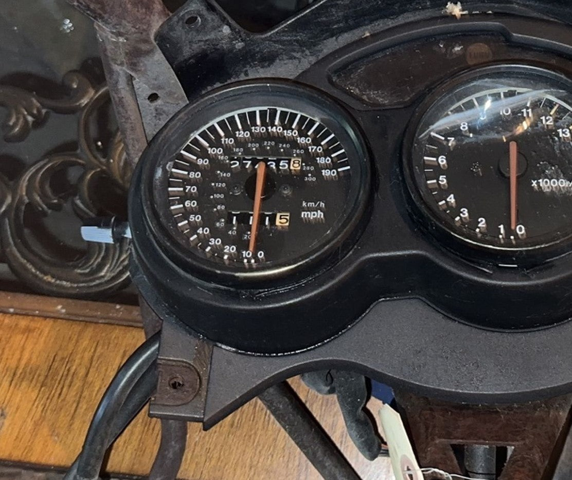 Suzuki RF900 RF 900 Gauges Speedometer & Upper Bracket Speedo Gauge Odometer
