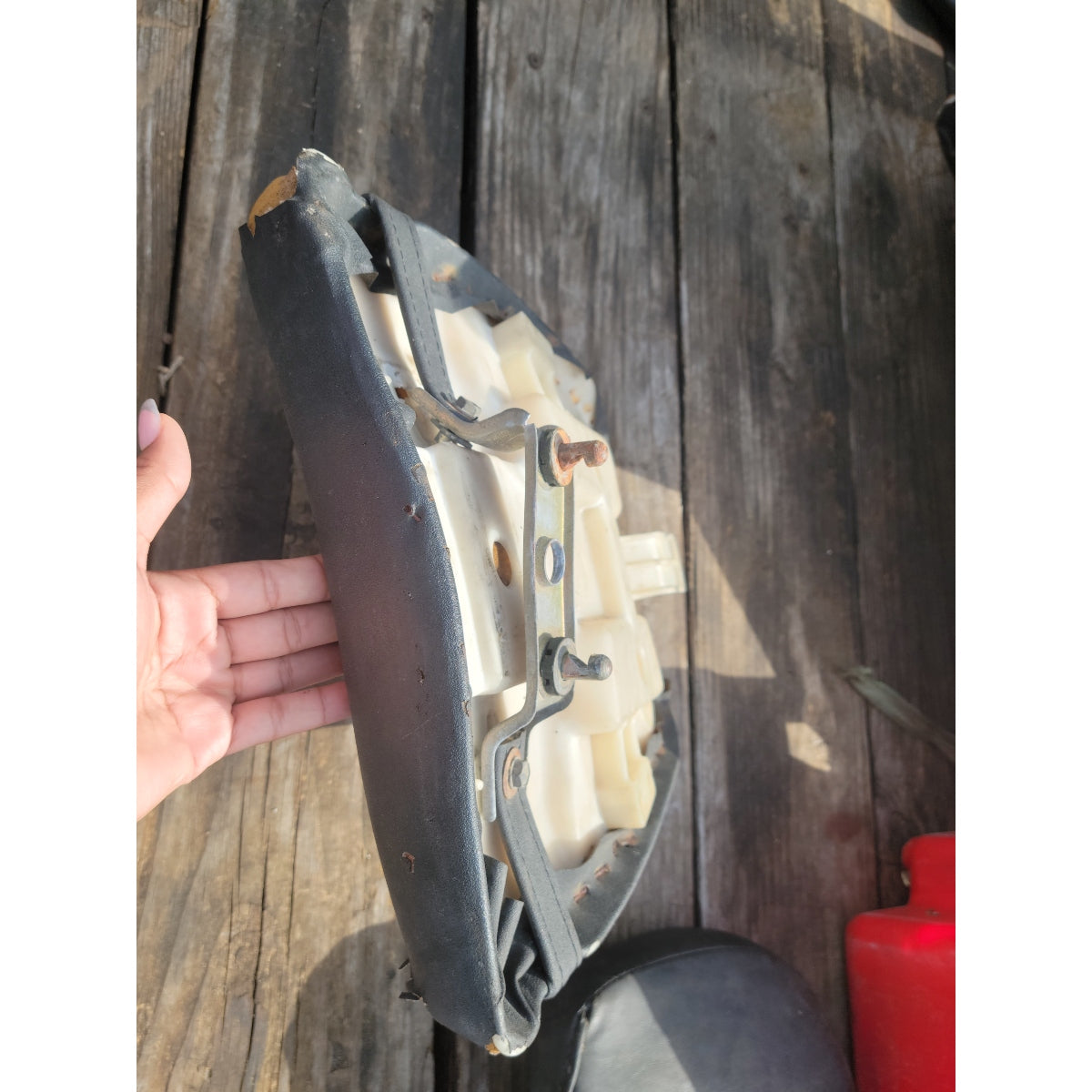 96 - 00 Suzuki GSXR 600 750 Rear Back Passenger Seat GSXR600 GSXR750 SRAD OEM Damaged