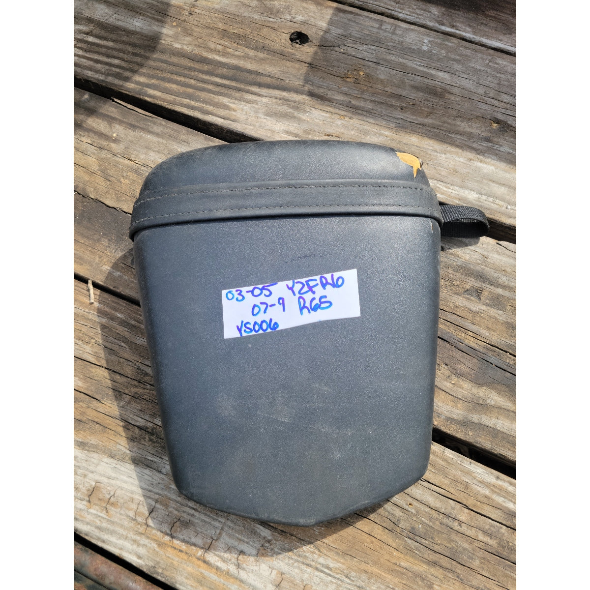 03 04 05 Yamaha R6 06 07 08 09 R6S Rear Passenger Back Seat Pillion OEM YZF - Damage
