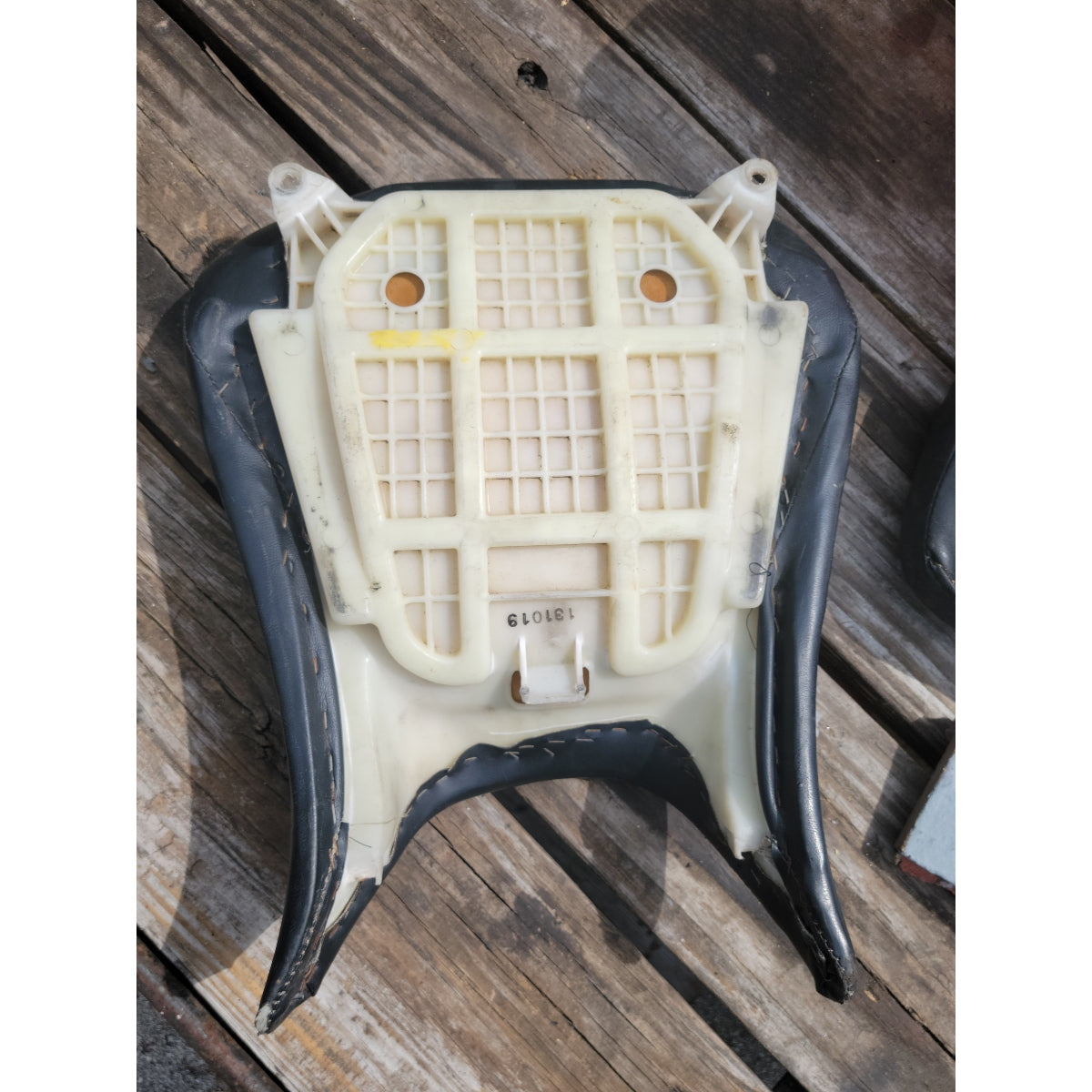 SOLD SOLD 99 - 02 Yamaha R6 Front Rider Driver Seat Pillion Pad YZF600