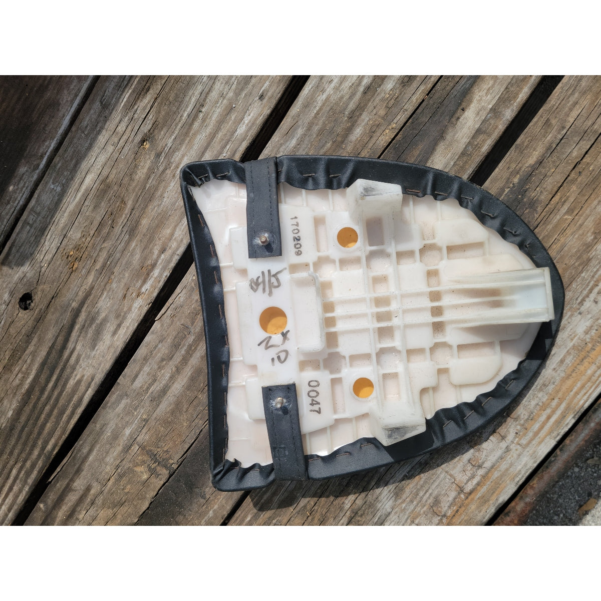 04 05 Kawasaki ZX-10 ZX10 Rear Back Passenger Seat Pad Pillion OEM ZX-10R ZX10R