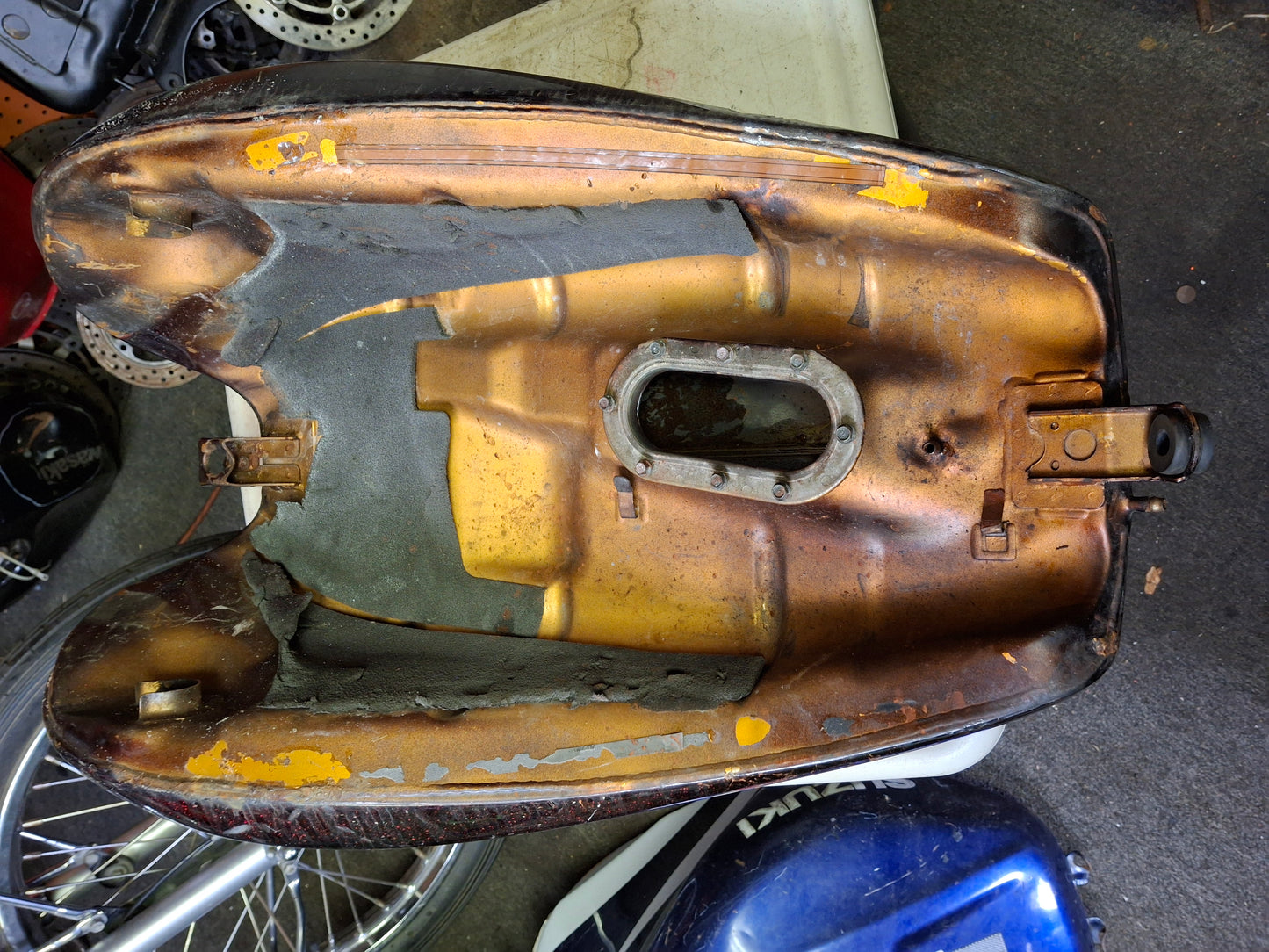 Kawasaki Vulcan 1600 Mean Streak Gas Tank Fuel Petrol Cell VN1600