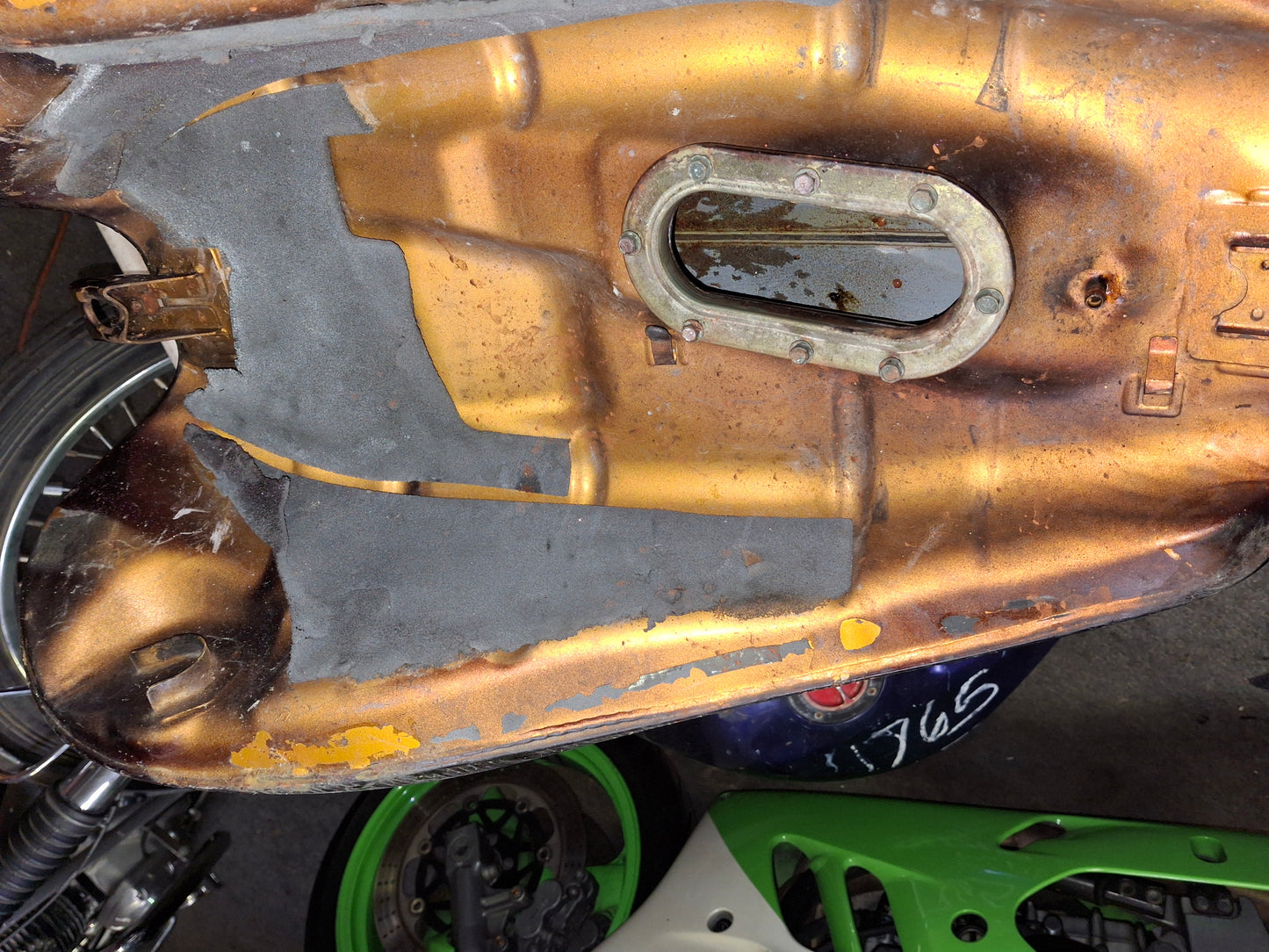 Kawasaki Vulcan 1600 Mean Streak Gas Tank Fuel Petrol Cell VN1600