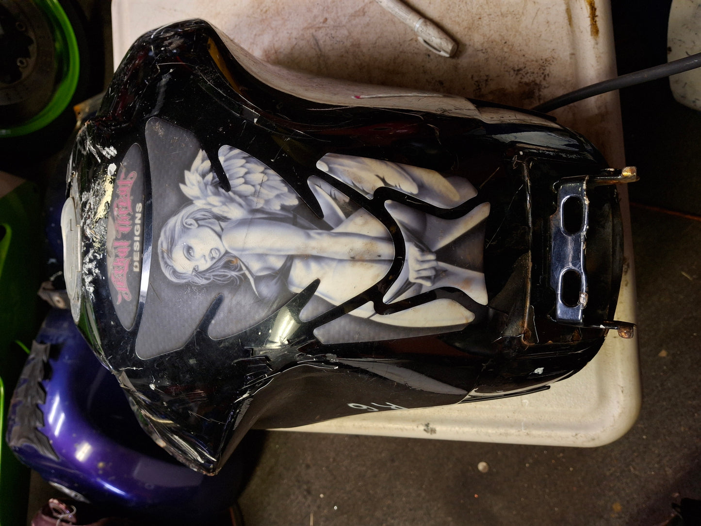 03 - 05 Yamaha R6 06-09 R6S Gas Fuel Petrol Tank - Damaged