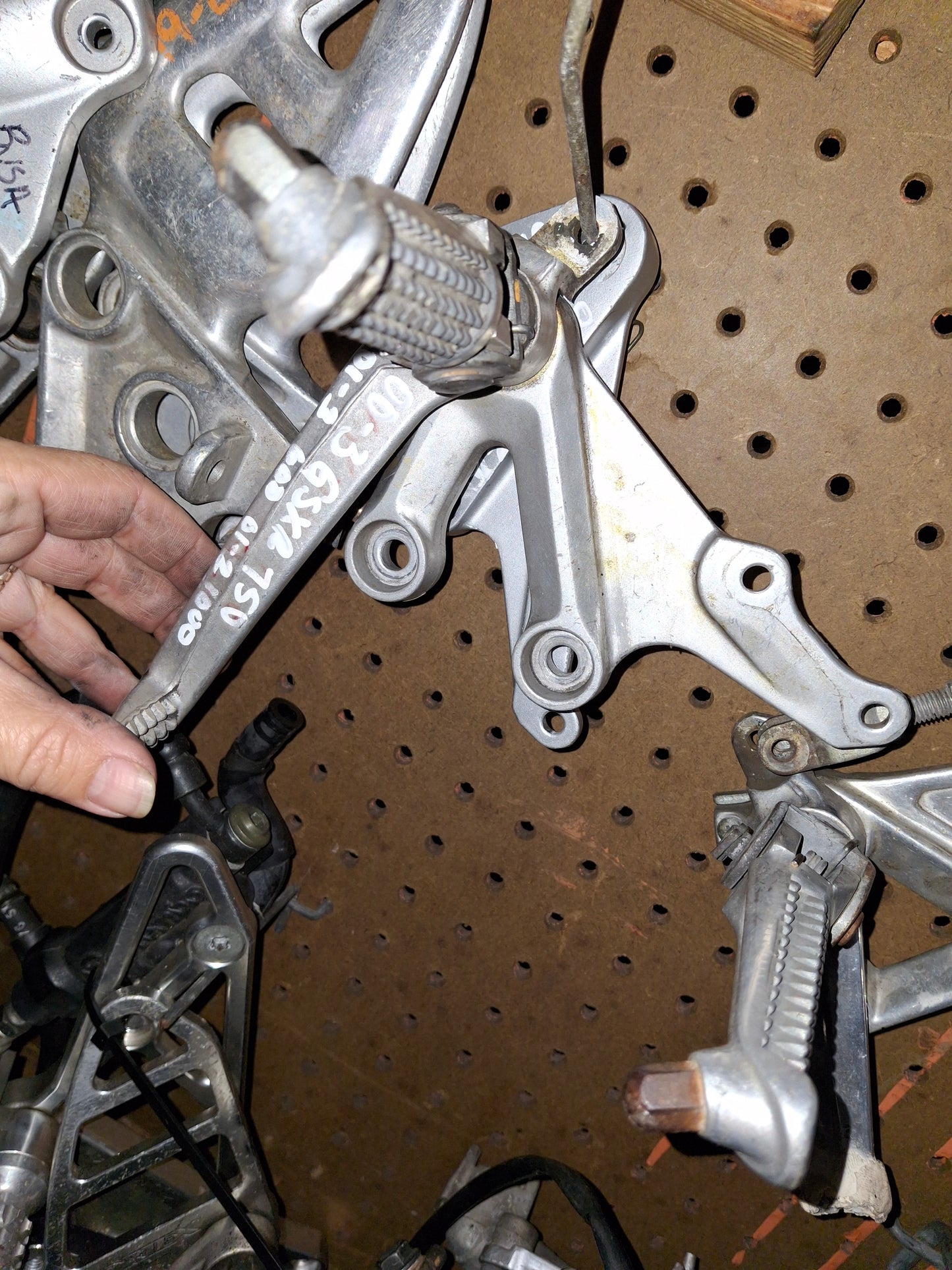 Suzuki GSXR 600 750 1000 Hayabusa GS500 Front or Rear Foot Peg Brackets Rear Sets