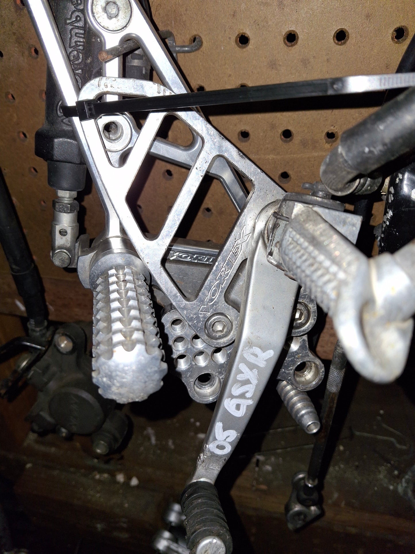 Suzuki GSXR 600 750 1000 Hayabusa GS500 Front or Rear Foot Peg Brackets Rear Sets