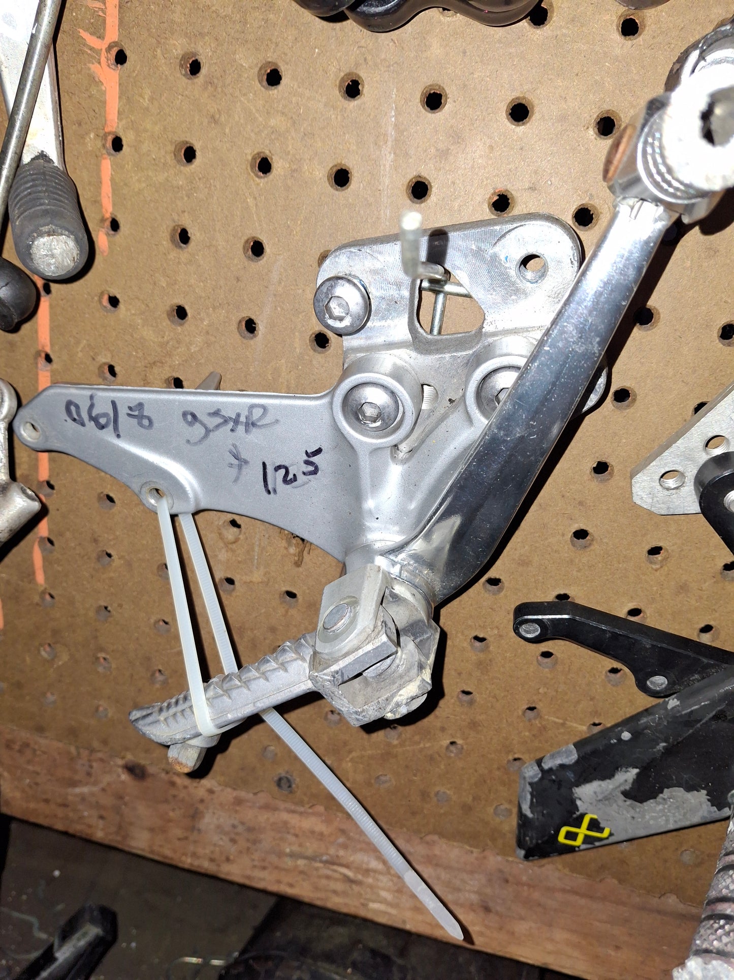 Suzuki GSXR 600 750 1000 Hayabusa GS500 Front or Rear Foot Peg Brackets Rear Sets