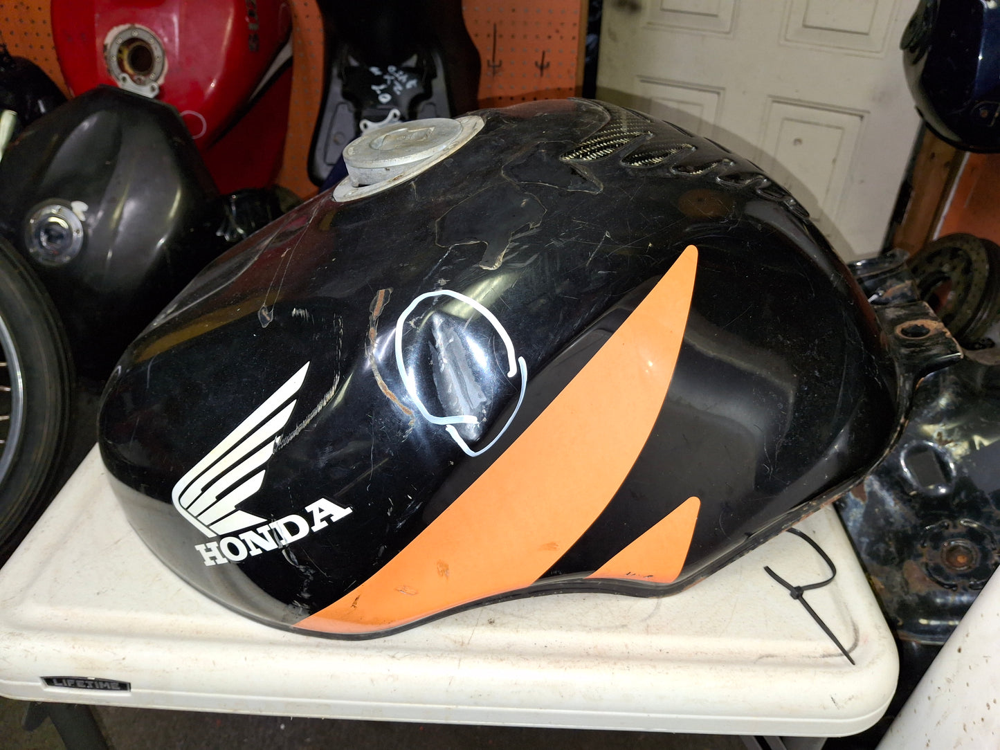 98 99 Honda CBR900RR CBR919RR Gas Tank Fuel Petrol Cell 919 900RR
