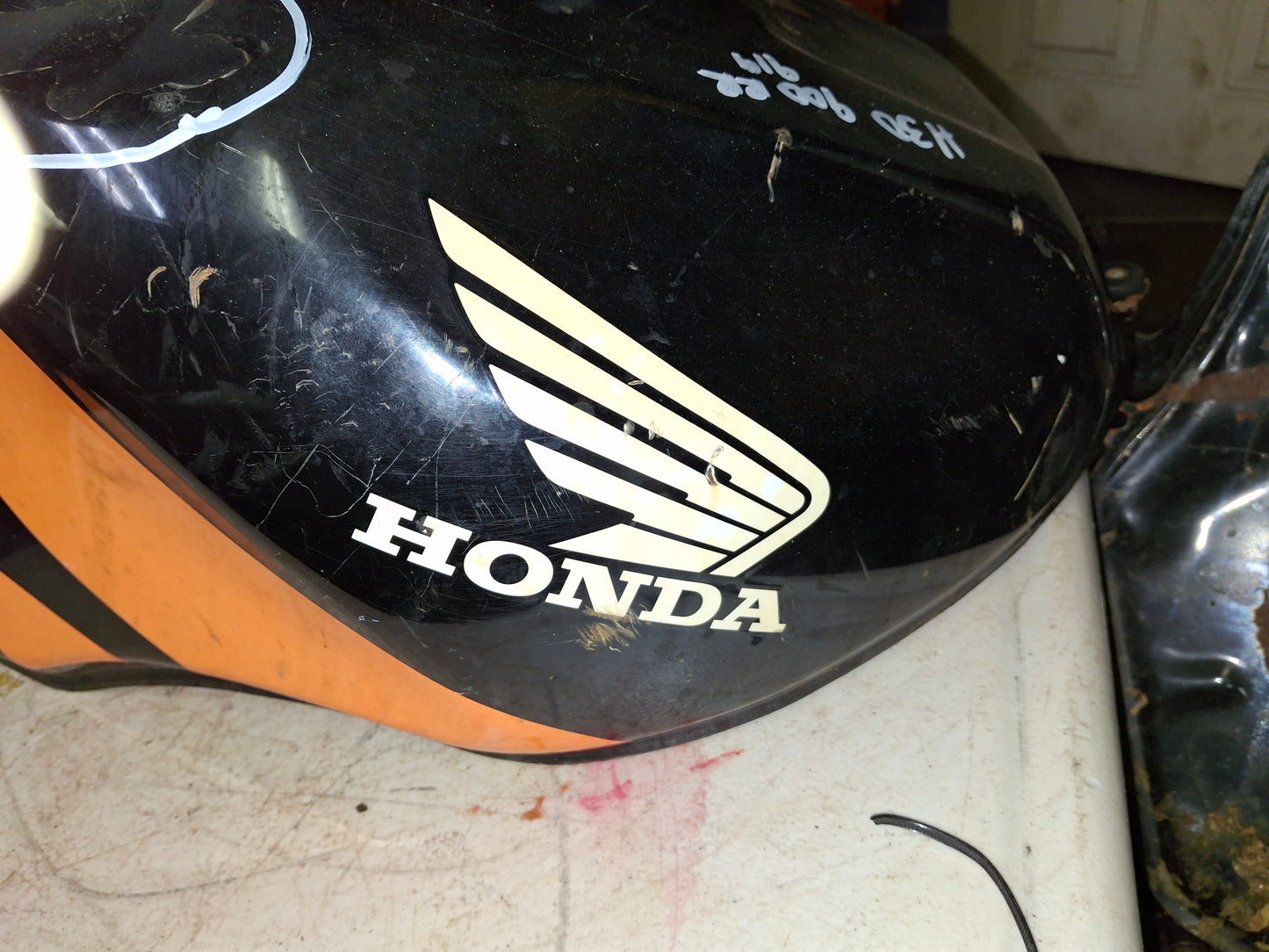 98 99 Honda CBR900RR CBR919RR Gas Tank Fuel Petrol Cell 919 900RR