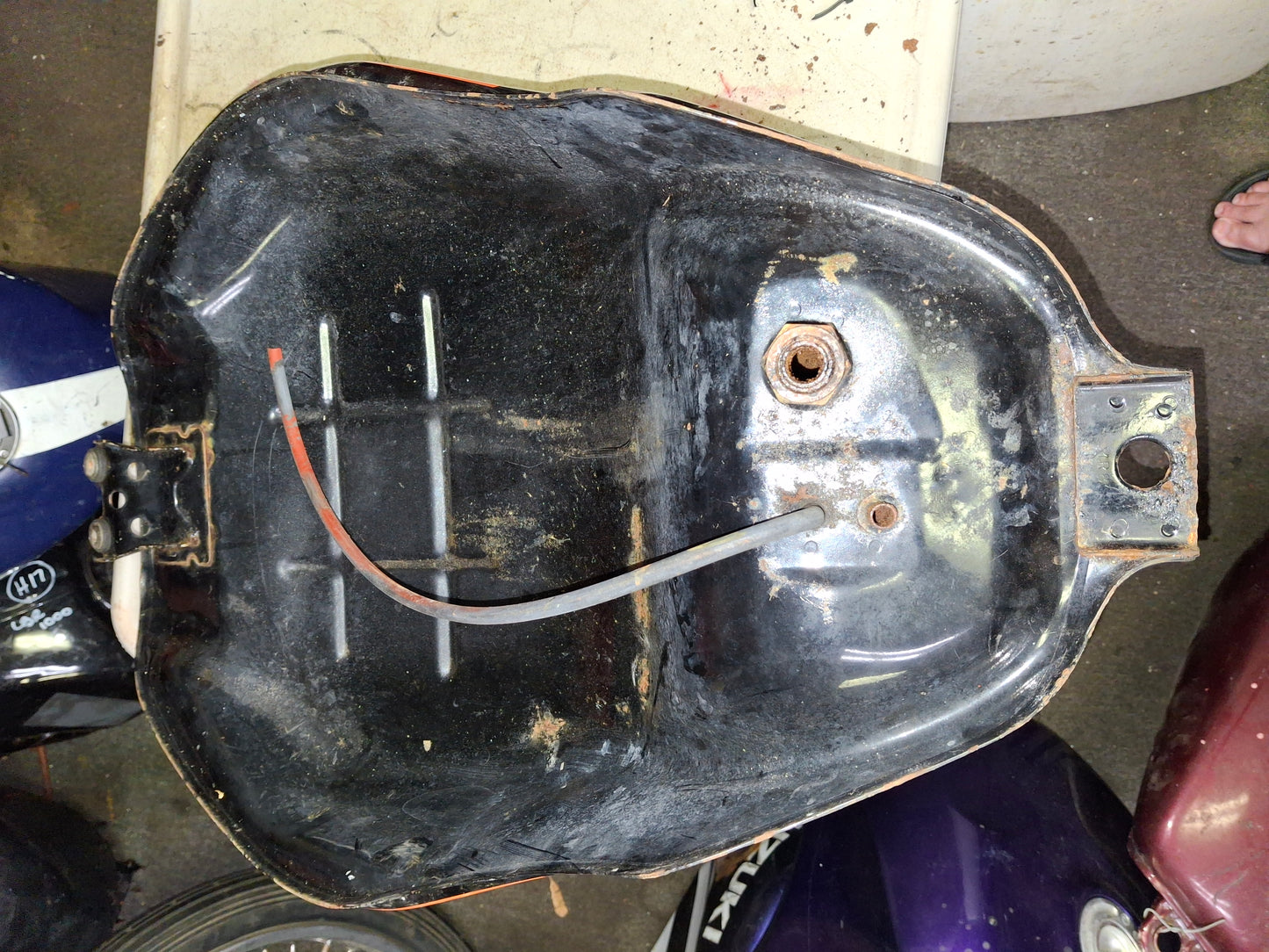 98 99 Honda CBR900RR CBR919RR Gas Tank Fuel Petrol Cell 919 900RR