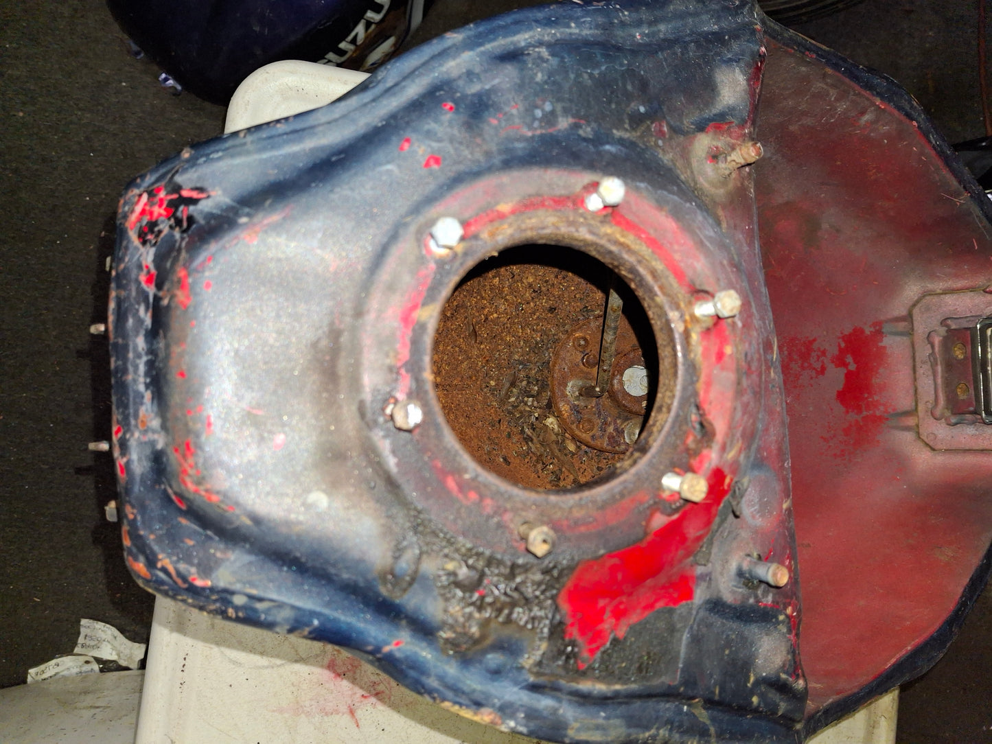 SOLD SOLD 02 03 Yamaha R1 Gas Tank Fuel Petrol Cell YZF R1 5PW-Y2410-30-01