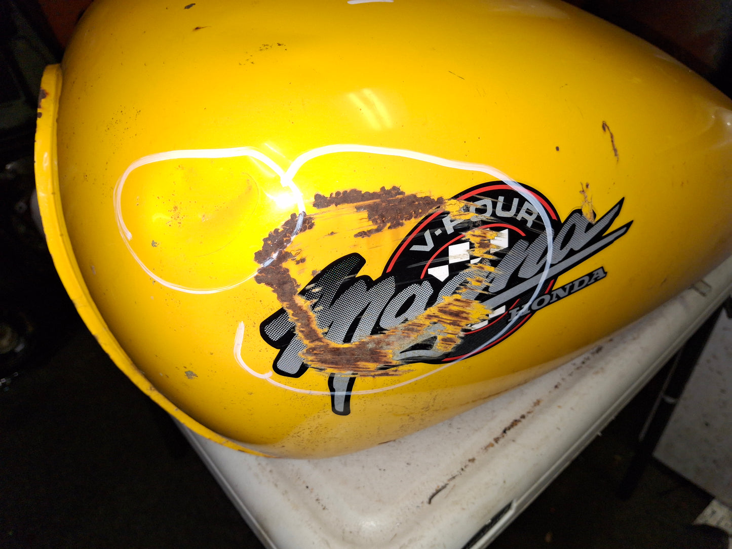SOLD SOLD 96 Honda Magna 750 V-Four Gas Tank Fuel Petrol Cell