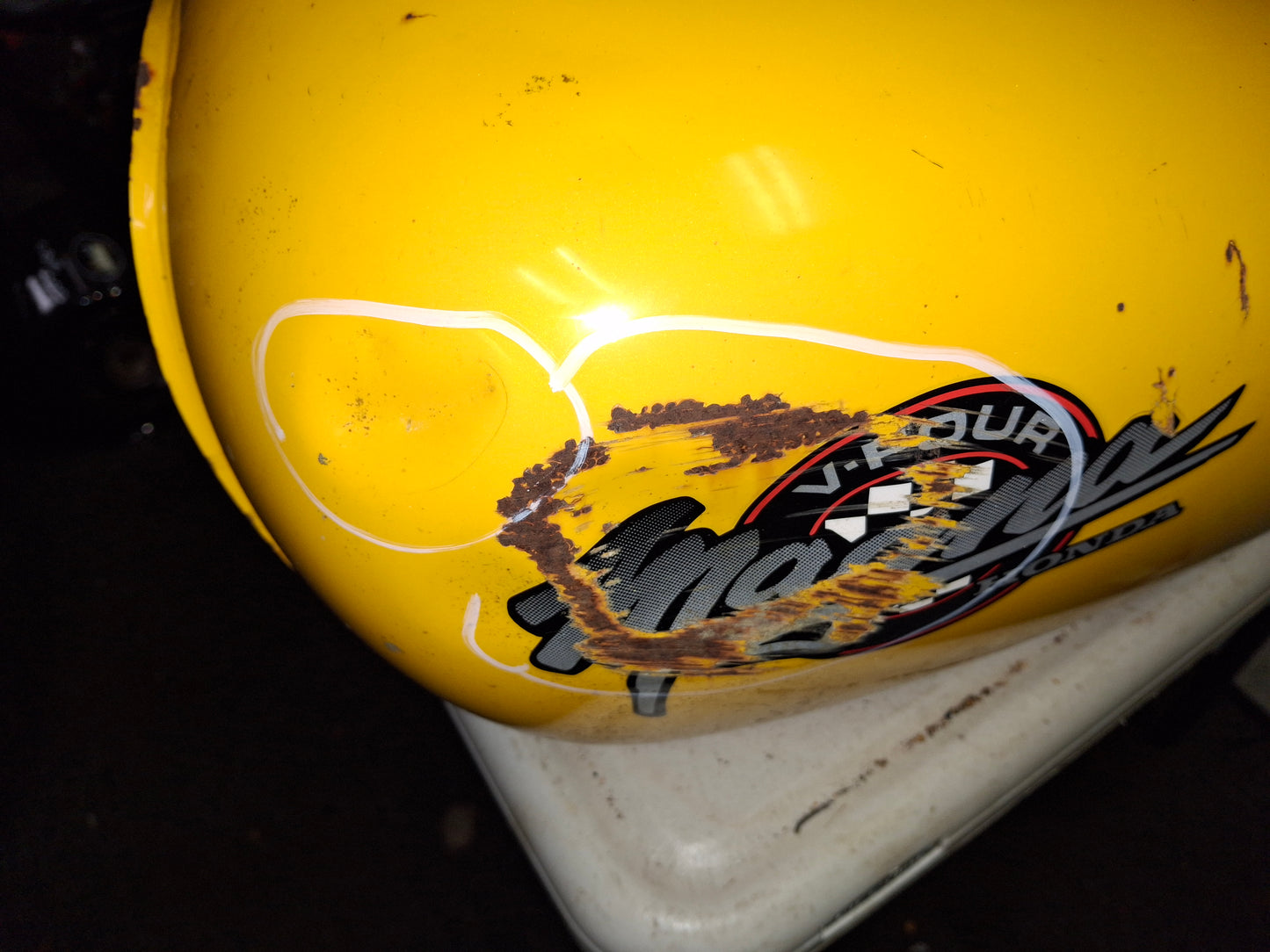 SOLD SOLD 96 Honda Magna 750 V-Four Gas Tank Fuel Petrol Cell