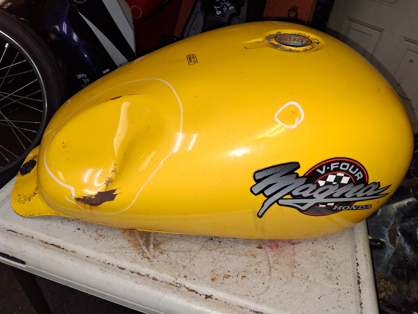 SOLD SOLD 96 Honda Magna 750 V-Four Gas Tank Fuel Petrol Cell