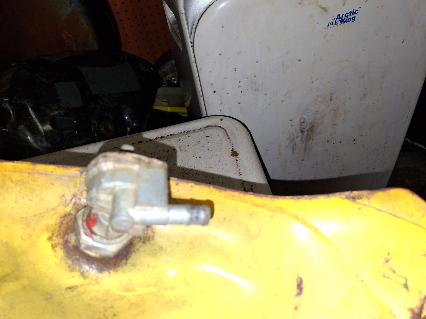 SOLD SOLD 96 Honda Magna 750 V-Four Gas Tank Fuel Petrol Cell
