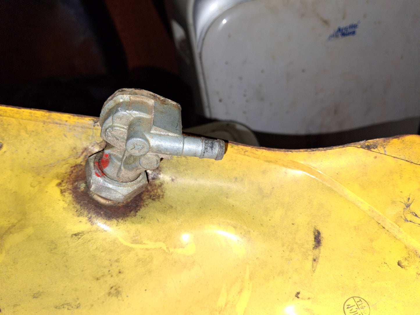 SOLD SOLD 96 Honda Magna 750 V-Four Gas Tank Fuel Petrol Cell
