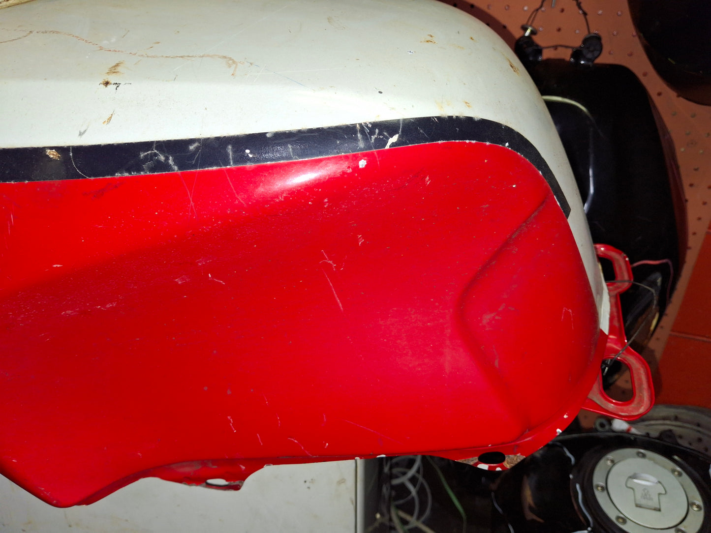 1987 Yamaha FJ1200 FJ1100 Gas Fuel Tank Free Shipping