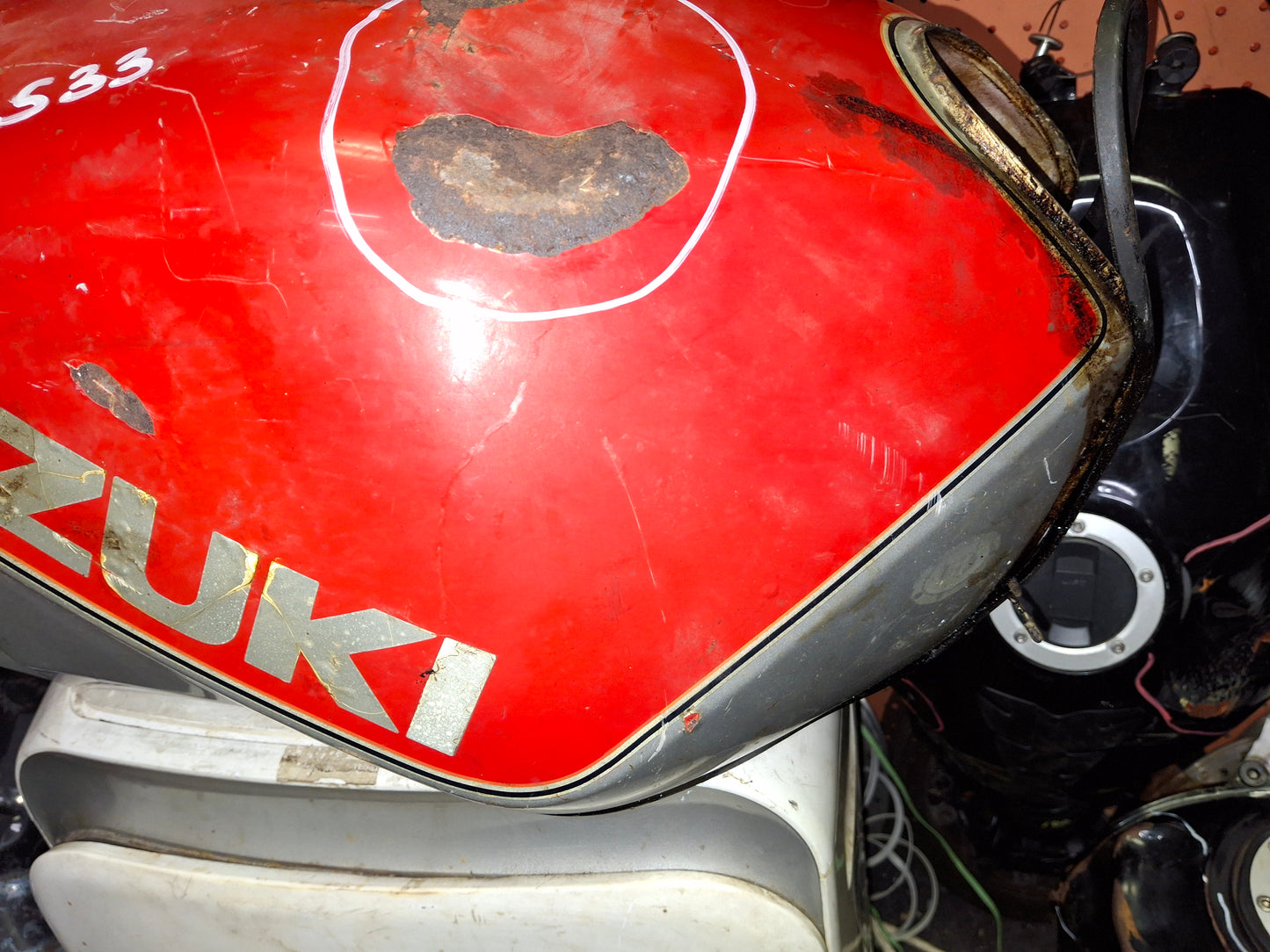 86 Suzuki GS650 GS 650 Katana Gas Tank Fuel Petrol Cell