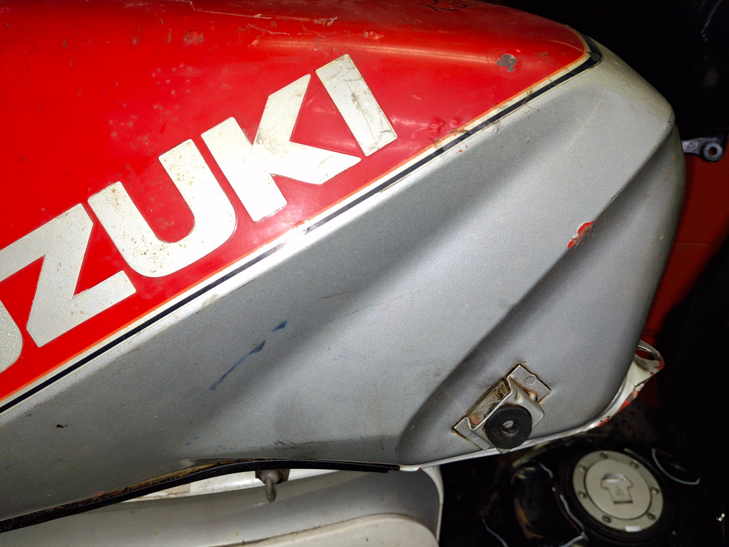 86 Suzuki GS650 GS 650 Katana Gas Tank Fuel Petrol Cell