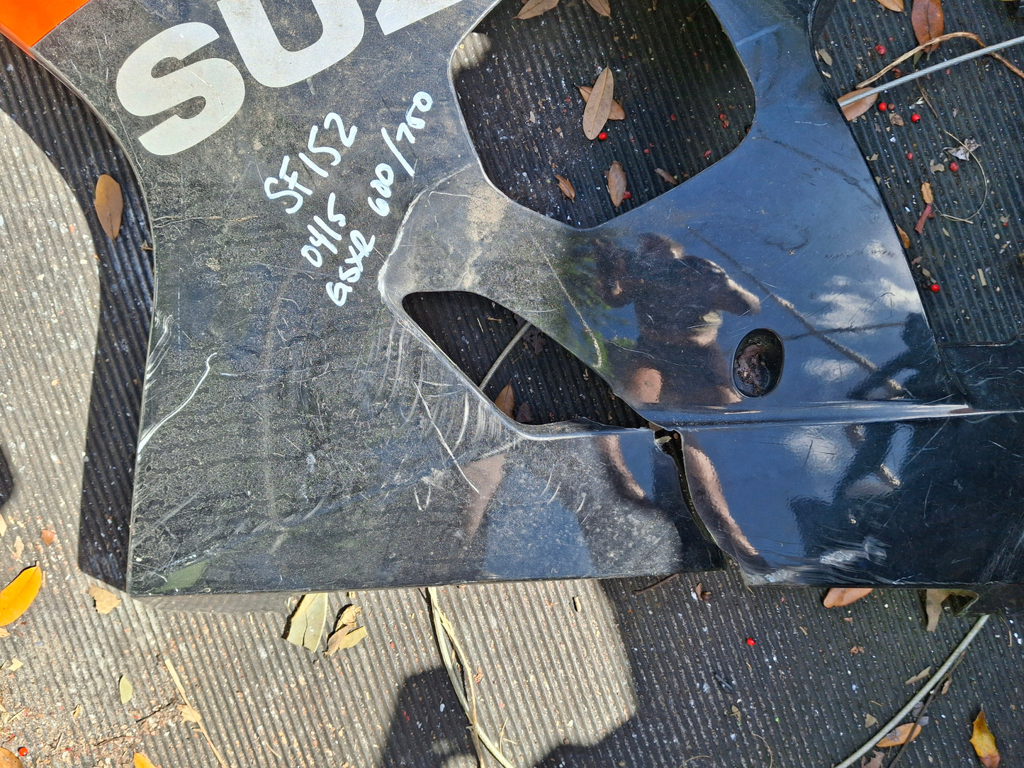 SOLD 04 05 Suzuki GSXR 600 750 Left Side Fairing Plastic Cowl GSXR600 GSXR750 94481-29G00