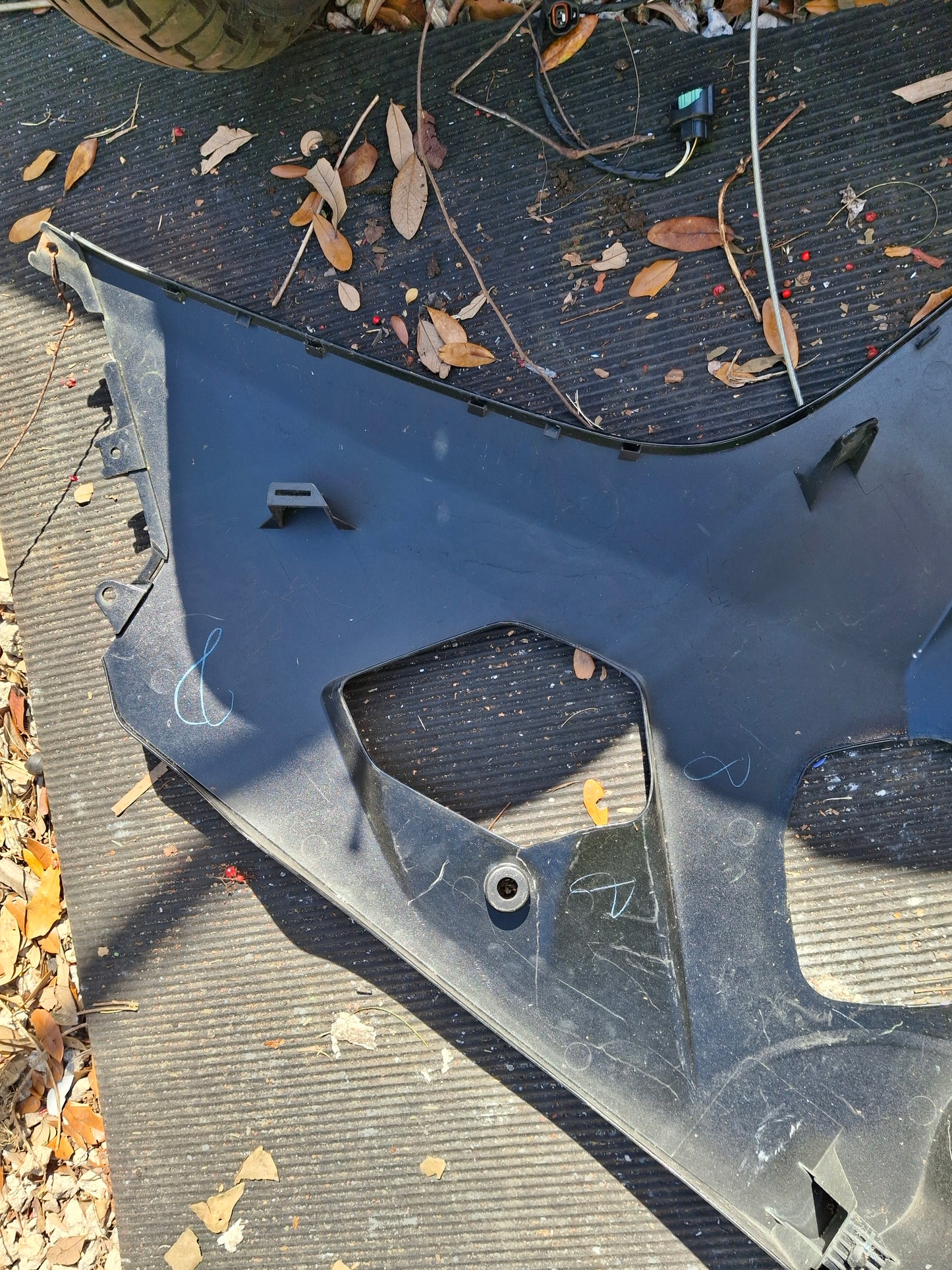 SOLD 04 05 Suzuki GSXR 600 750 Left Side Fairing Plastic Cowl GSXR600 GSXR750 94481-29G00