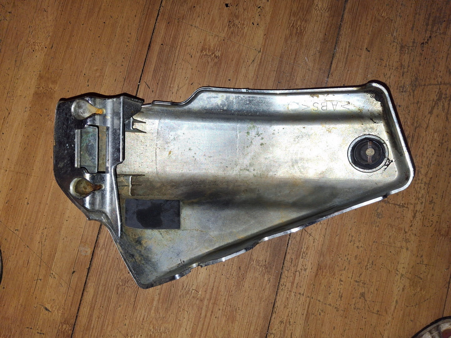 99-09 Yamaha V-Star 1100 VStar Left Side Cover XVS1100 XVS - Chrome