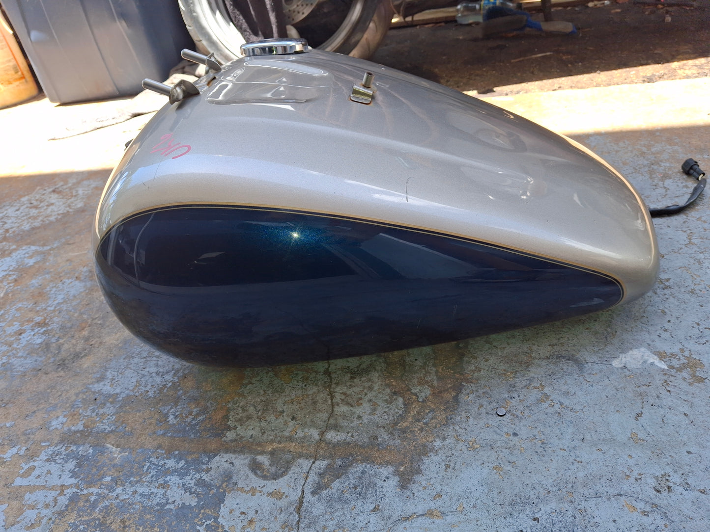 99-08 Kawasaki Vulcan 1500 VN1500 Gas Tank Fuel Petrol Cell Reservoir VN 1500 - Free Ship