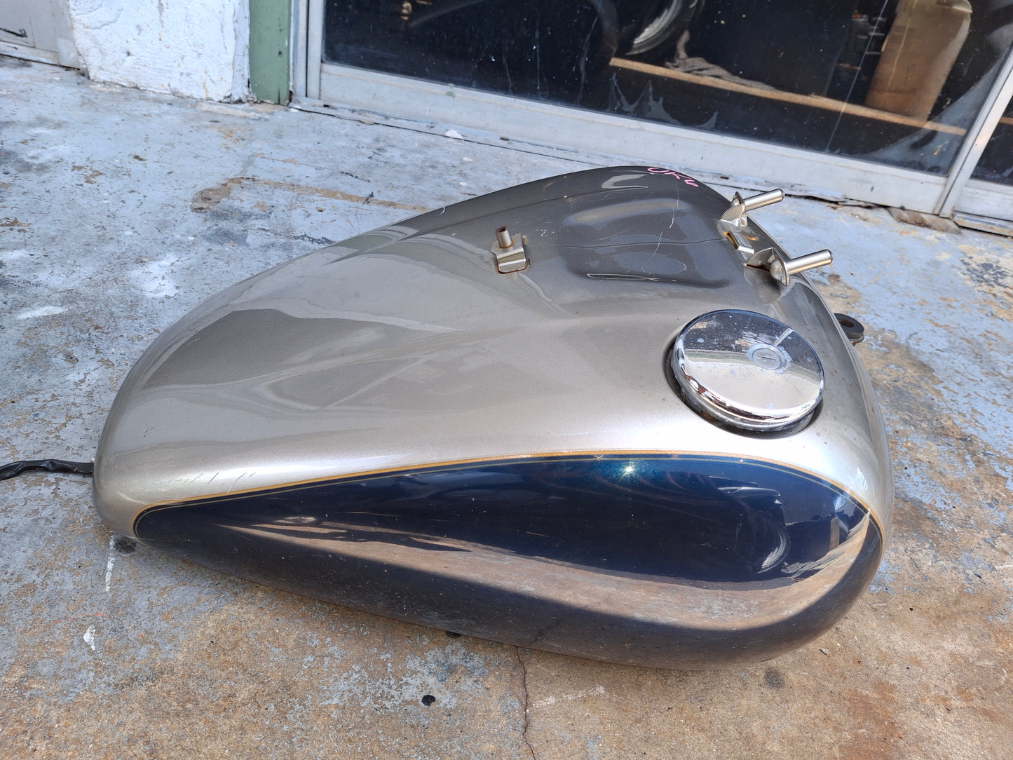 99-08 Kawasaki Vulcan 1500 VN1500 Gas Tank Fuel Petrol Cell Reservoir VN 1500 - Free Ship