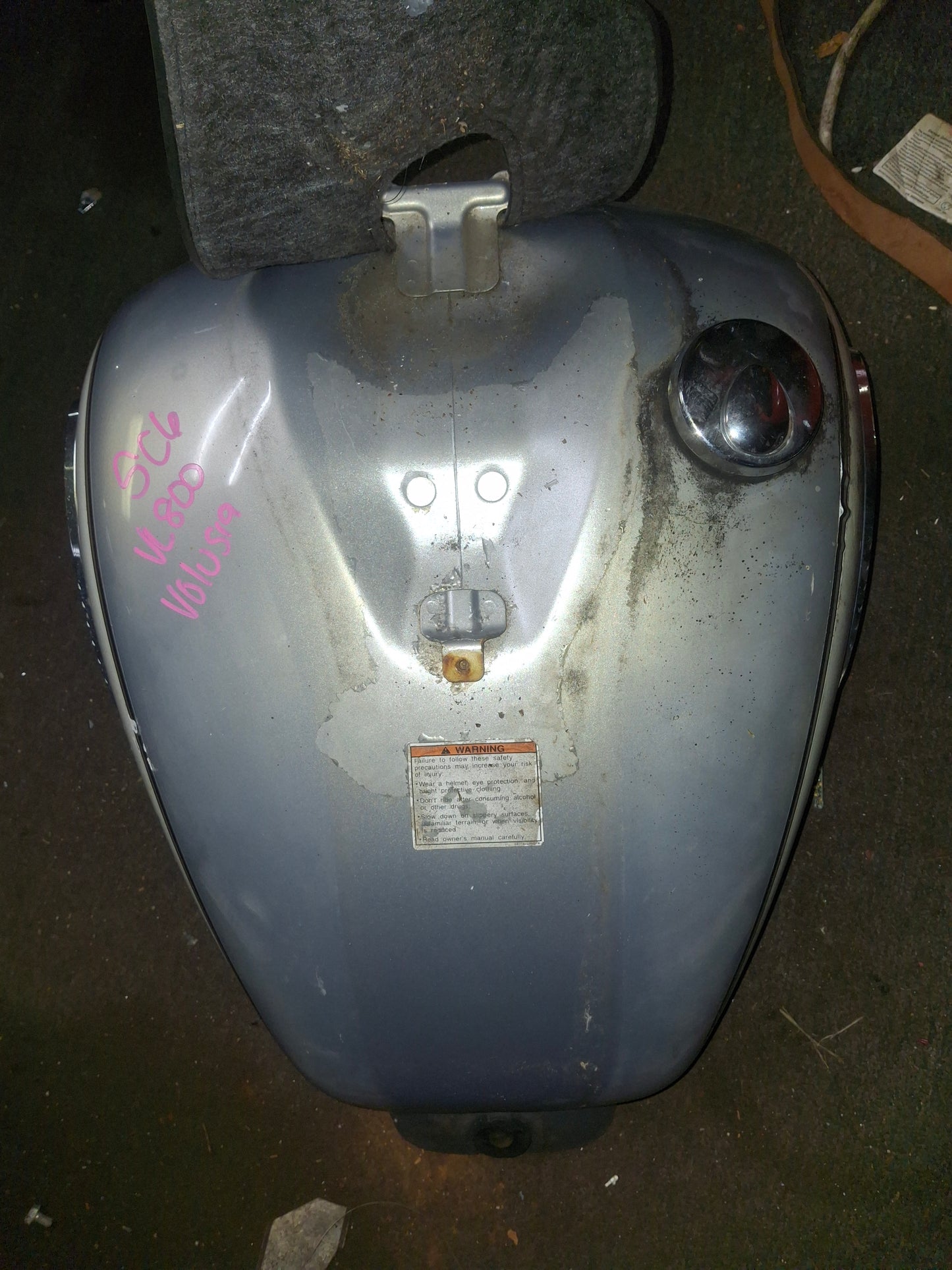 01-05 Suzuki Volusia Gas Tank Fuel Petrol Cell VL800 Intruder 800 VL