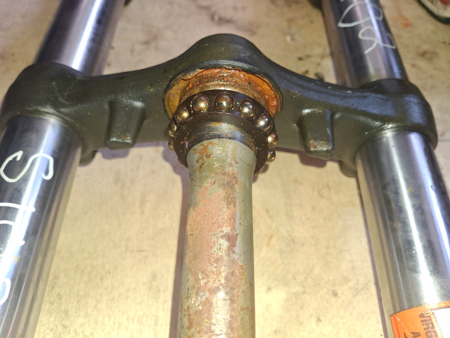 Suzuki Katana 600 750 Front Forks Suspension Shocks Upper Lower Triple Tree GSX