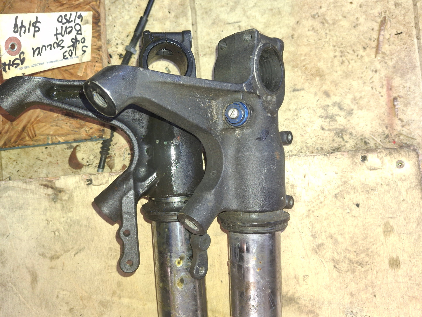 04 05 Suzuki GSXR 600 750 Front Forks Shocks Suspension S3561 - For parts BENT