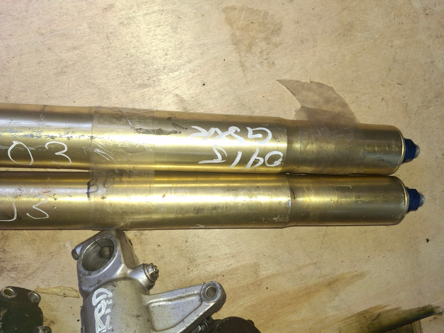 04 05 Suzuki GSXR 600 750 Front Forks Shocks Suspension S3561 - For parts BENT