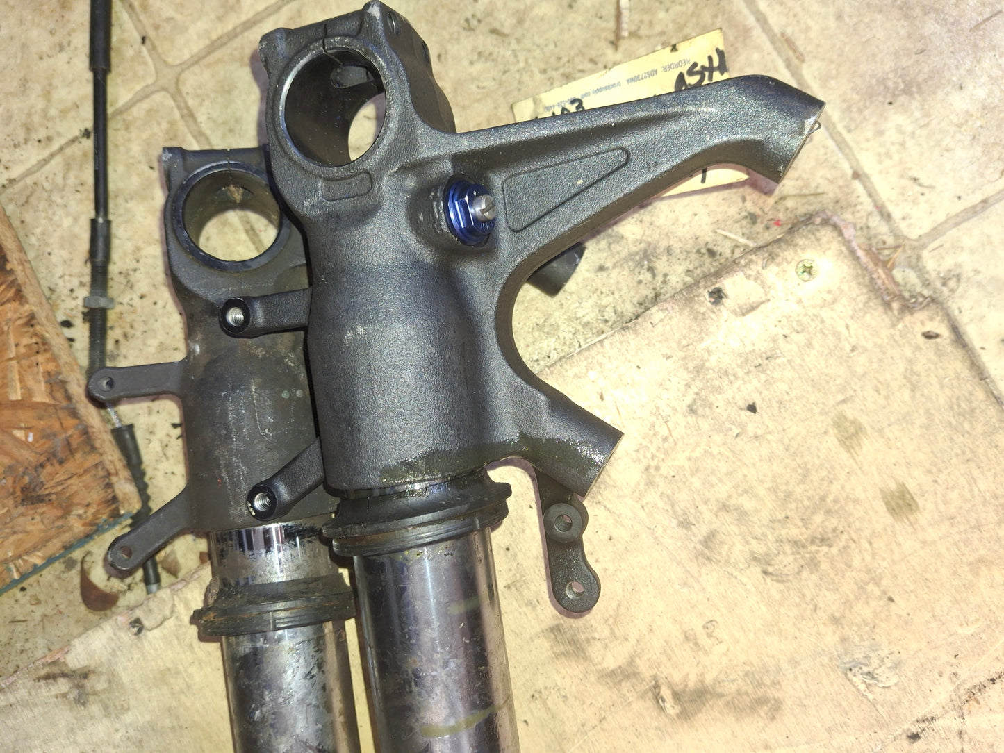 04 05 Suzuki GSXR 600 750 Front Forks Shocks Suspension S3561 - For parts BENT