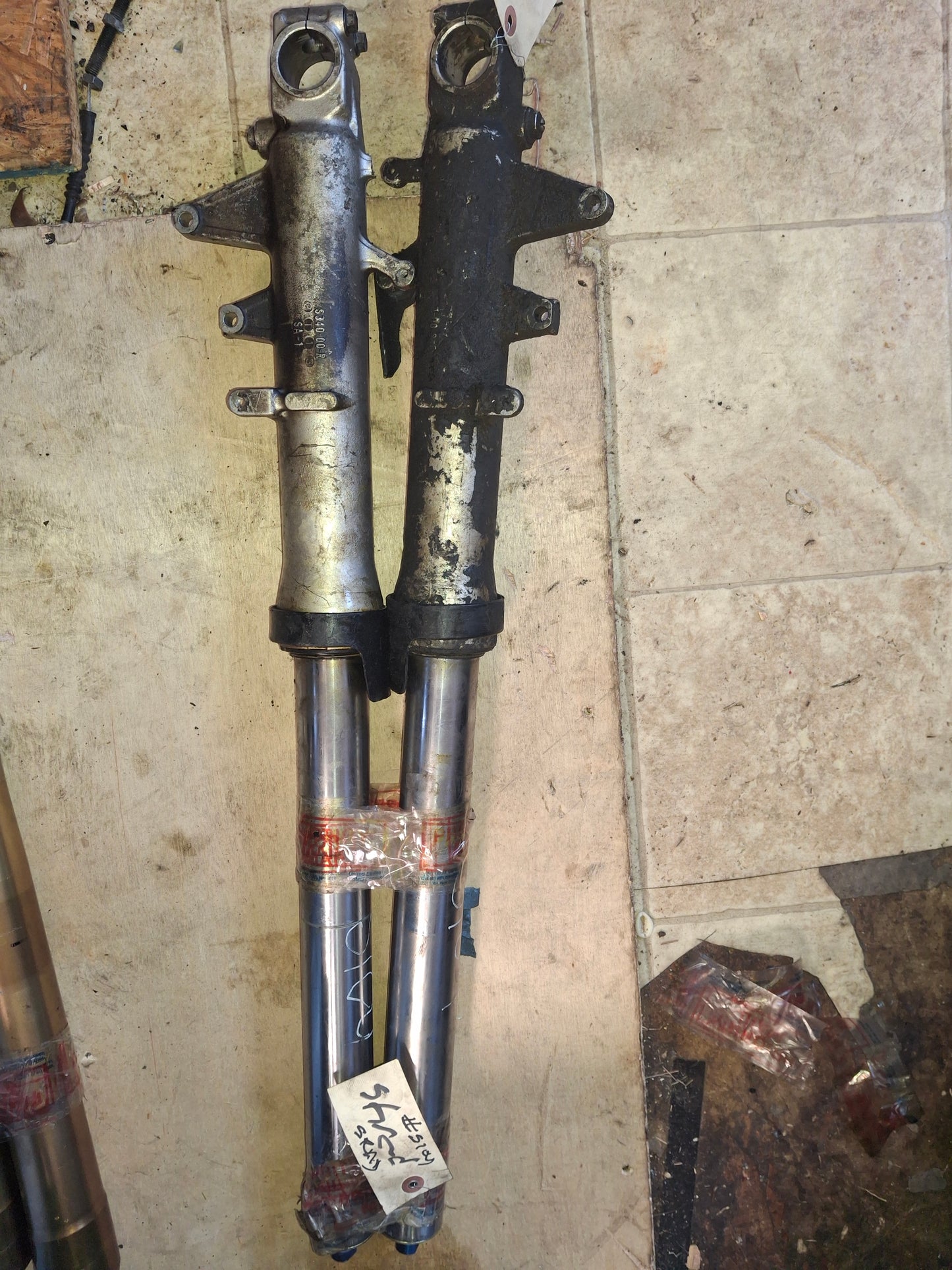 Suzuki 96-99 GSXR 750 97-00 GSXR 600 SRAD Front Forks Suspension Shocks Standard