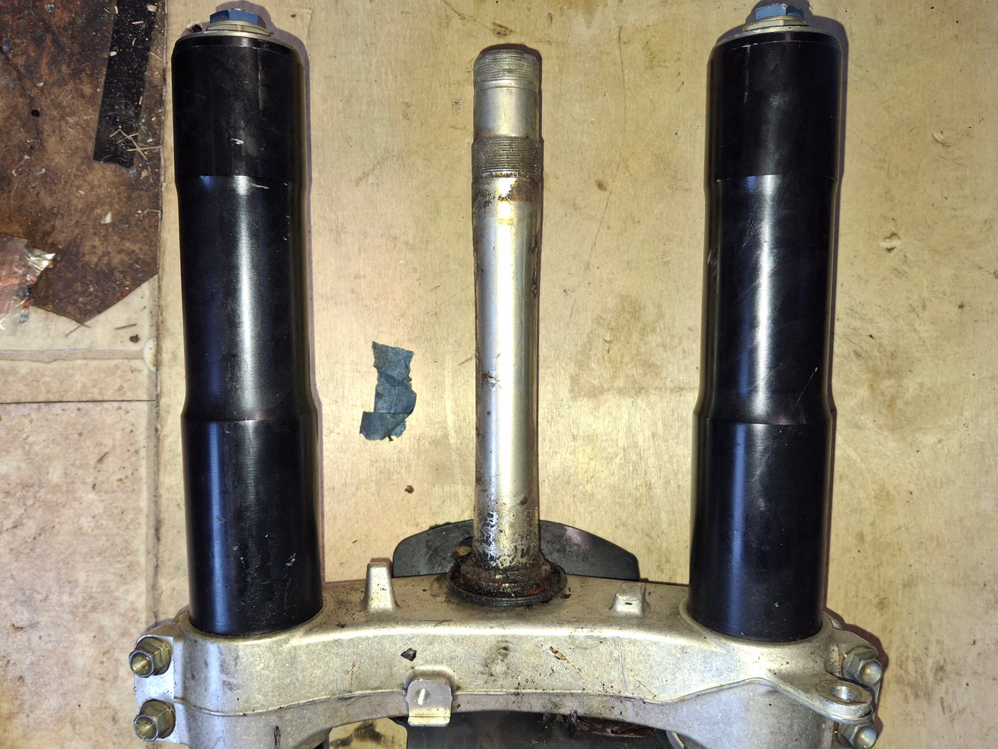 06 07 Suzuki GSXR 750 Front Forks Suspension Shocks Lower Triple Tree GSXR 600