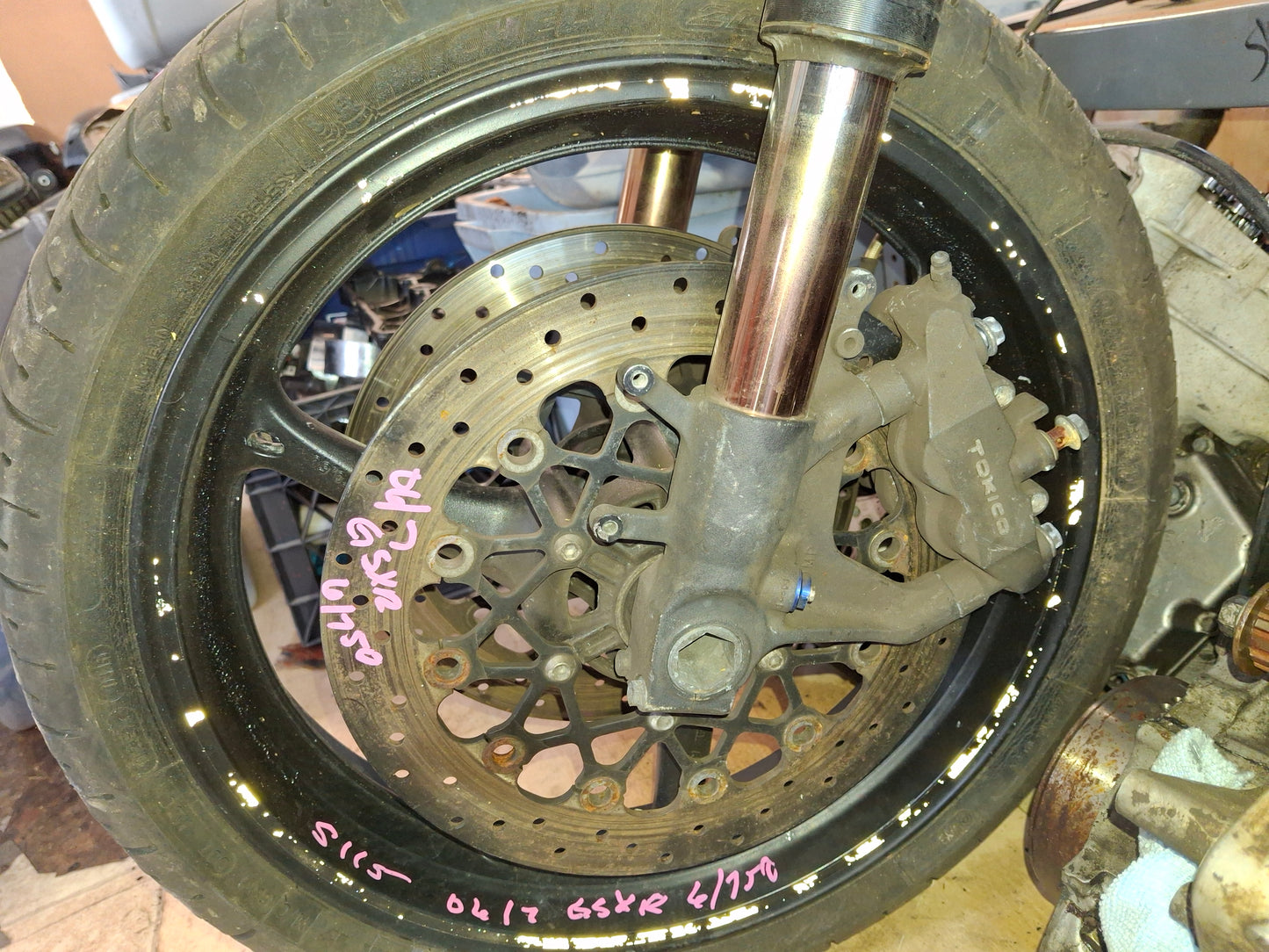 06 07 Suzuki GSXR 600 750 Front Forks Front Rim Caliper Damper Lower Tree S3751