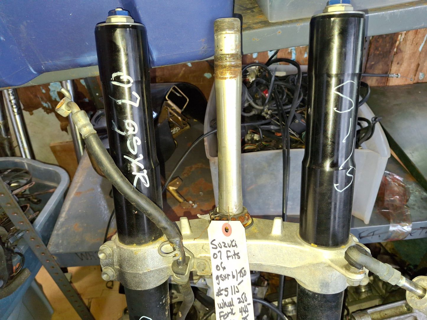 06 07 Suzuki GSXR 600 750 Front Forks Front Rim Caliper Damper Lower Tree S3751