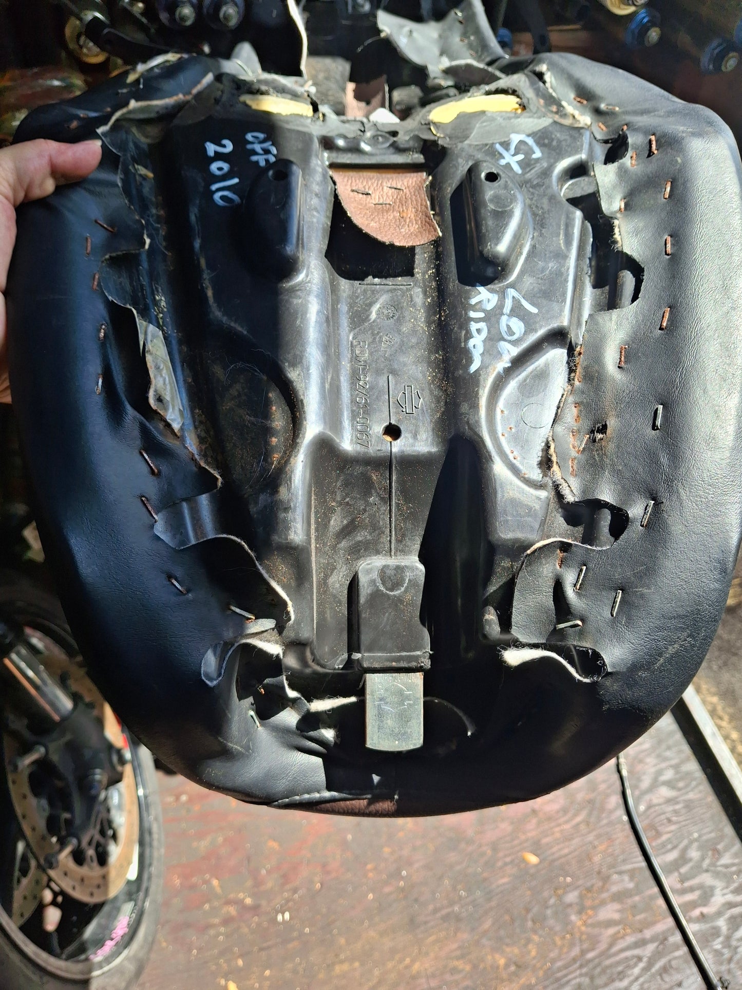 Harley Davidson Dyna Low Rider Seat OEM 105th Anniversary Front Rear Pad Pillion