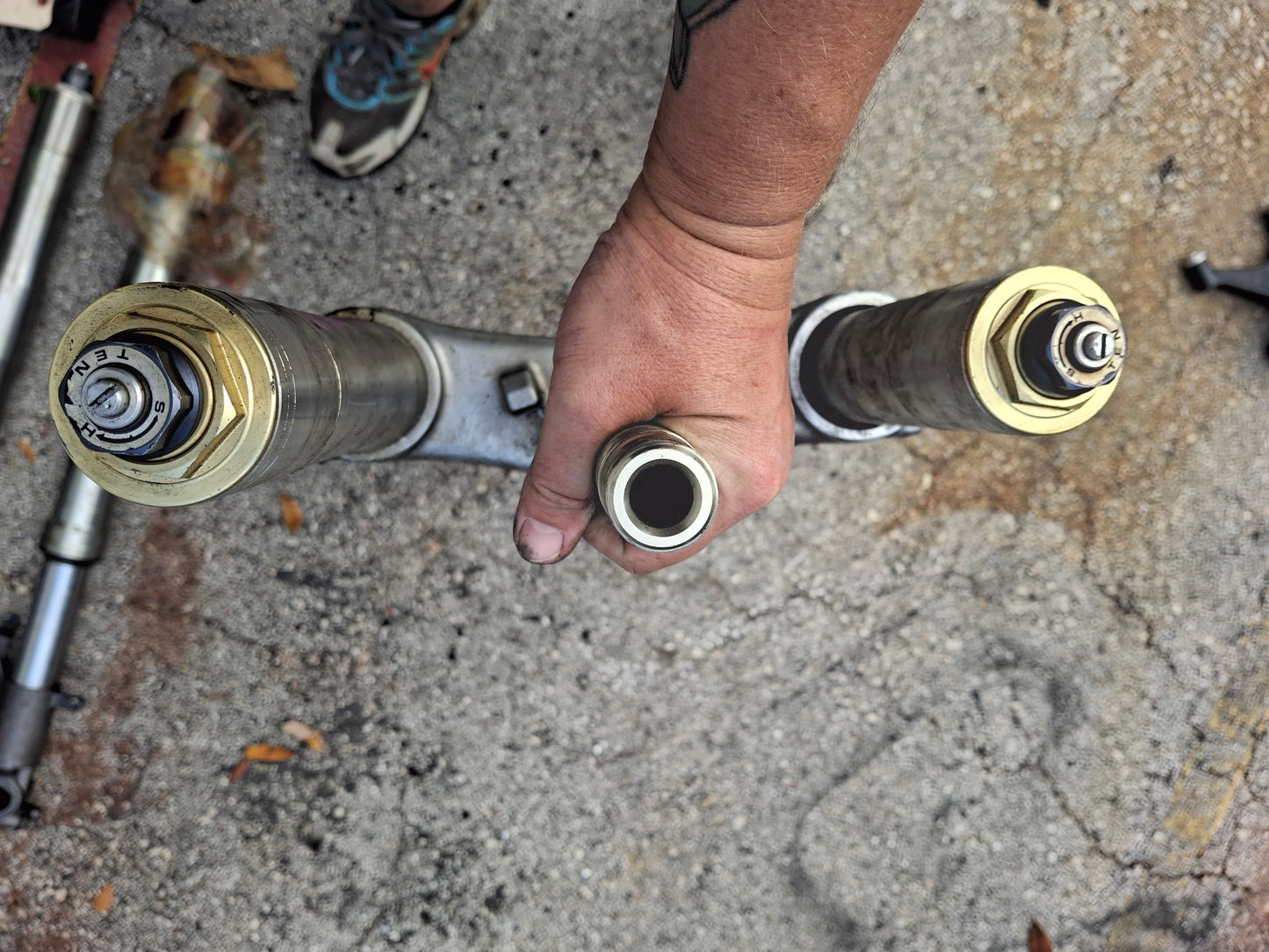 04-07 Honda CBR1000RR Forks CBR1000 Front end & Lower Tree Suspension MEL