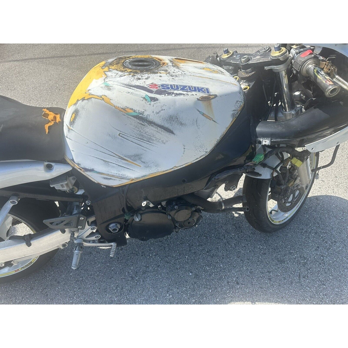 2001-2003 SUZUKI GSXR 600 Fuel Tank Gas Tank Only READ 00-03 GSXR 750 GSXR600