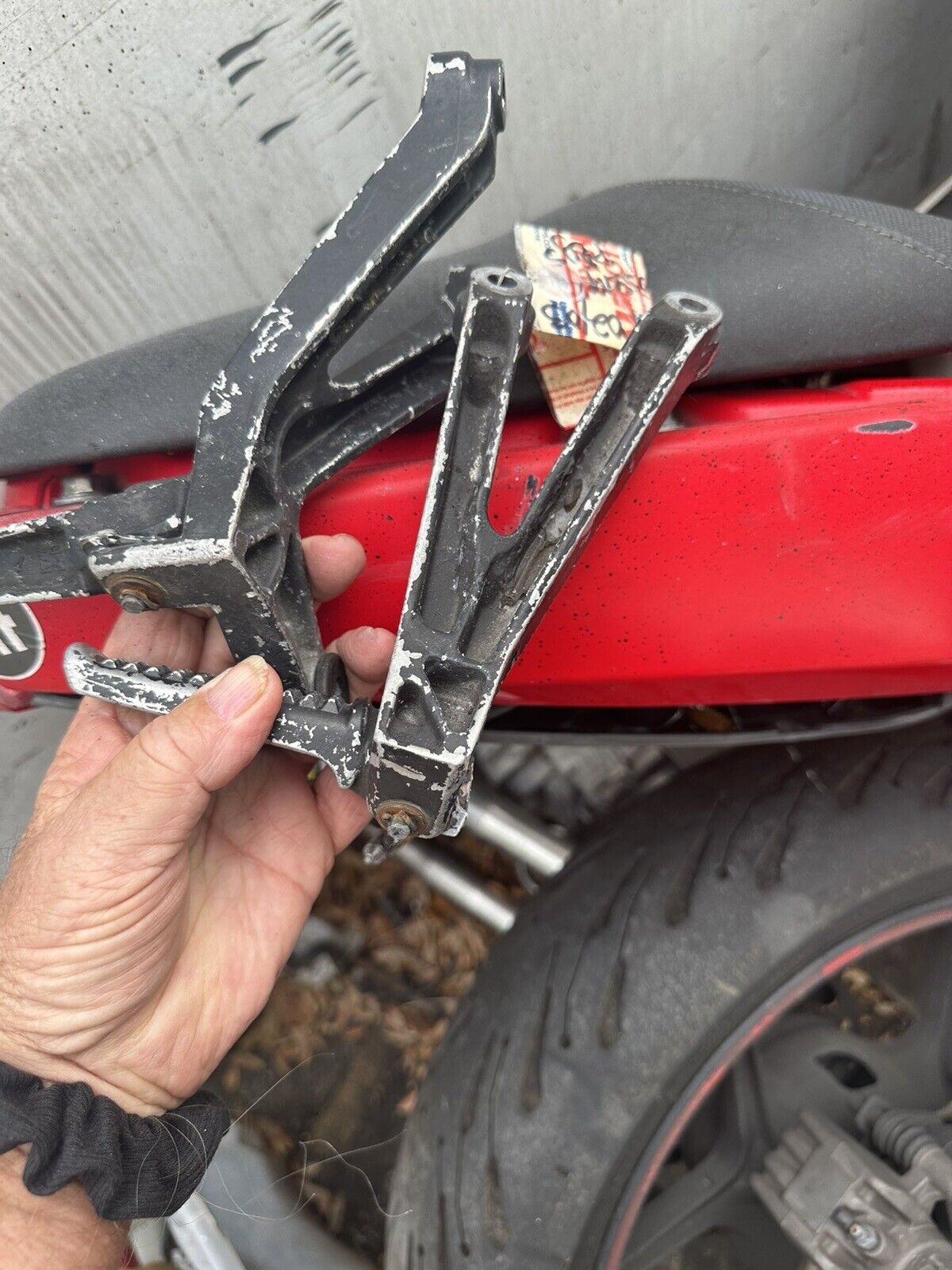 02-03 Honda CBR954RR 954 954RR Rear Right And Left Passenger Foot Pegs & Bracket