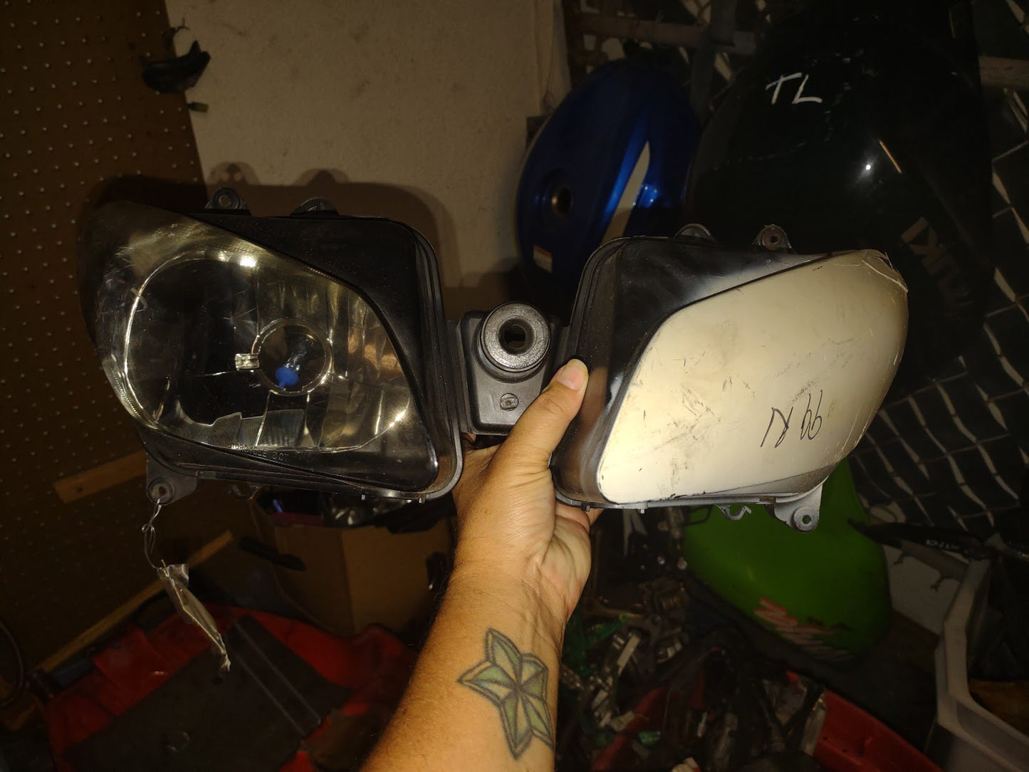 98 99 Yamaha R1 YZF 1000 Headlight Head Light Headlamp Lamp