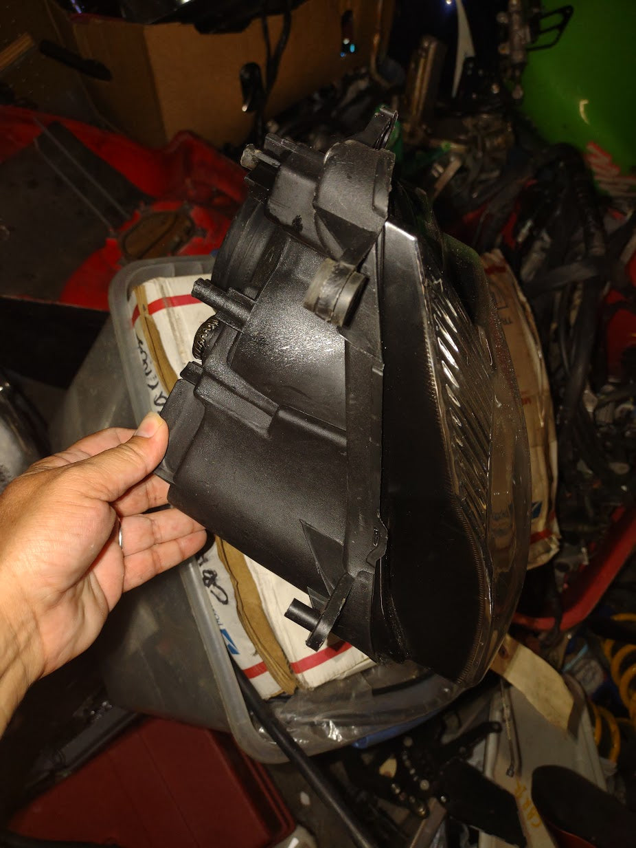 06 07 Suzuki GSXR 600 750 Headlight Head Light Lamp Headlamp GSXR600 GSXR 750